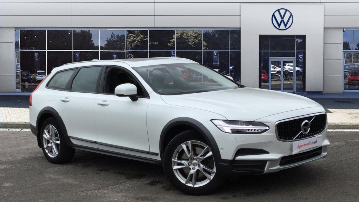 Used Volvo V90 2.0 D4 Cross Country 5dr AWD Geartronic Diesel Estate